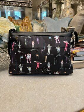 Betsey Johnson black "Apres Ski" print with skiers snowboarders clutch